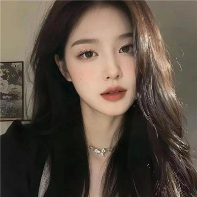 照片的她